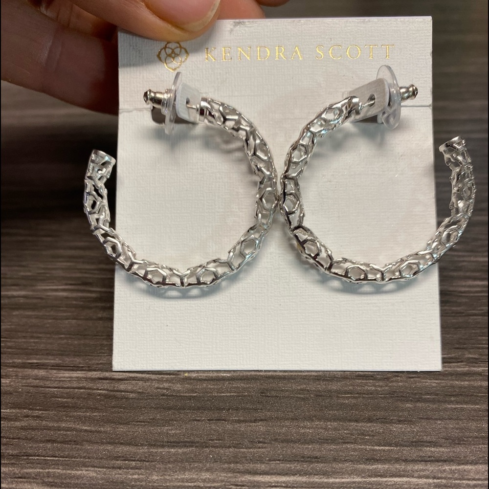 Kendra Scott Maggie Small Hoop Earrings Silver